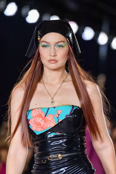 Look 28